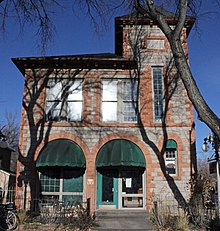 https://upload.media.orgikipedia/commons/thumb/d/d2/City_Hall_of_Colorado_City.JPG/220px-City_Hall_of_Colorado_City.JPG