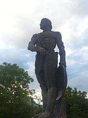 https://upload.media.orgikipedia/commons/thumb/7/73/Spartacus_Statue.jpg/180px-Spartacus_Statue.jpg